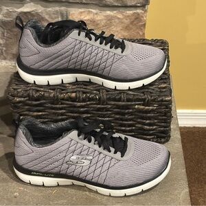 Skechers Men’s Dual-Lite Gray Ultimate Sneakers Size 7.5